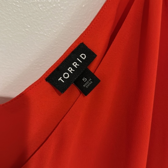 NWOT Torrid 5 Plus, Red double layered Camisole, w/zipper in the front. - Picture 2 of 4